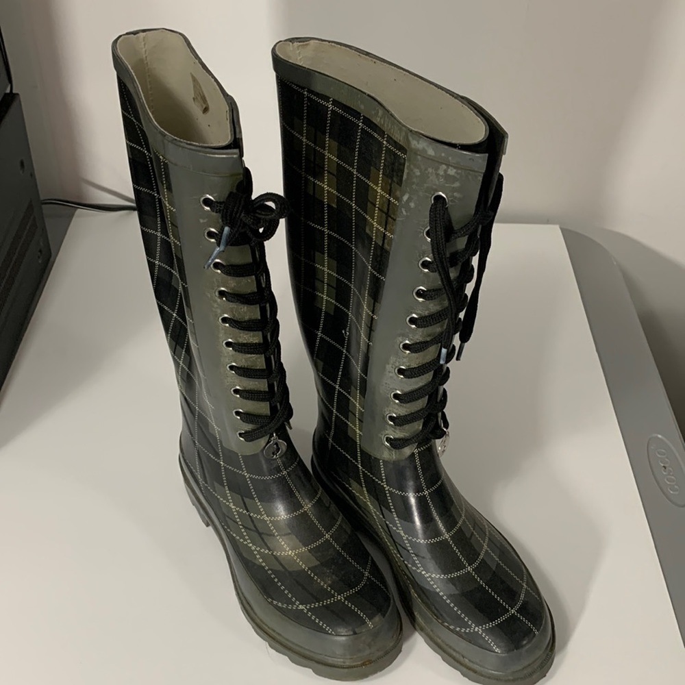 SPORTO rain boots 14” high, some wear overall good condition Size 7